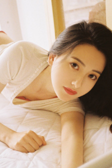 太子边走边挺进她的H女将军